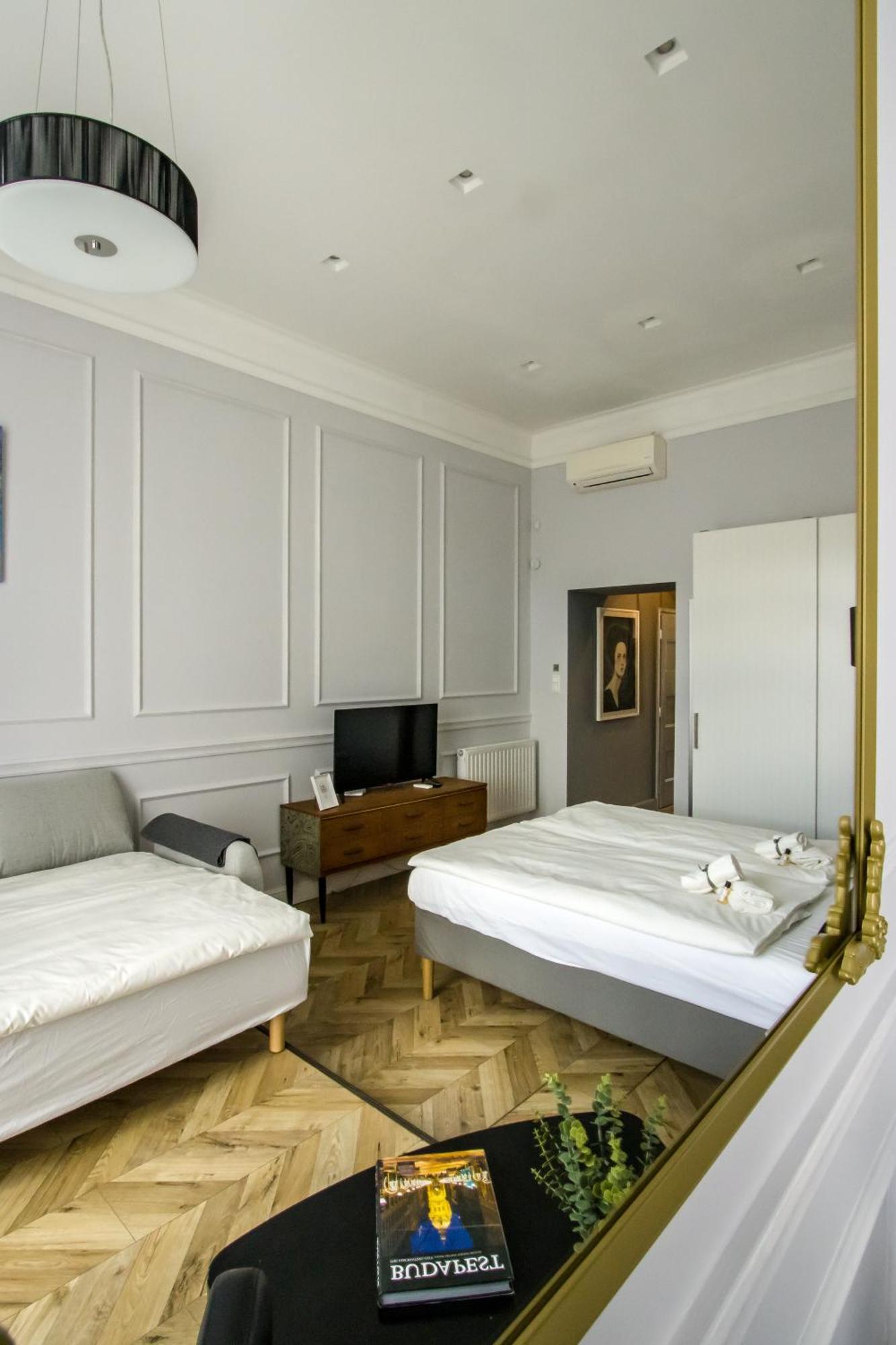 Wilson'S Oktogon Square Suite Apartment Budapest Eksteriør bilde