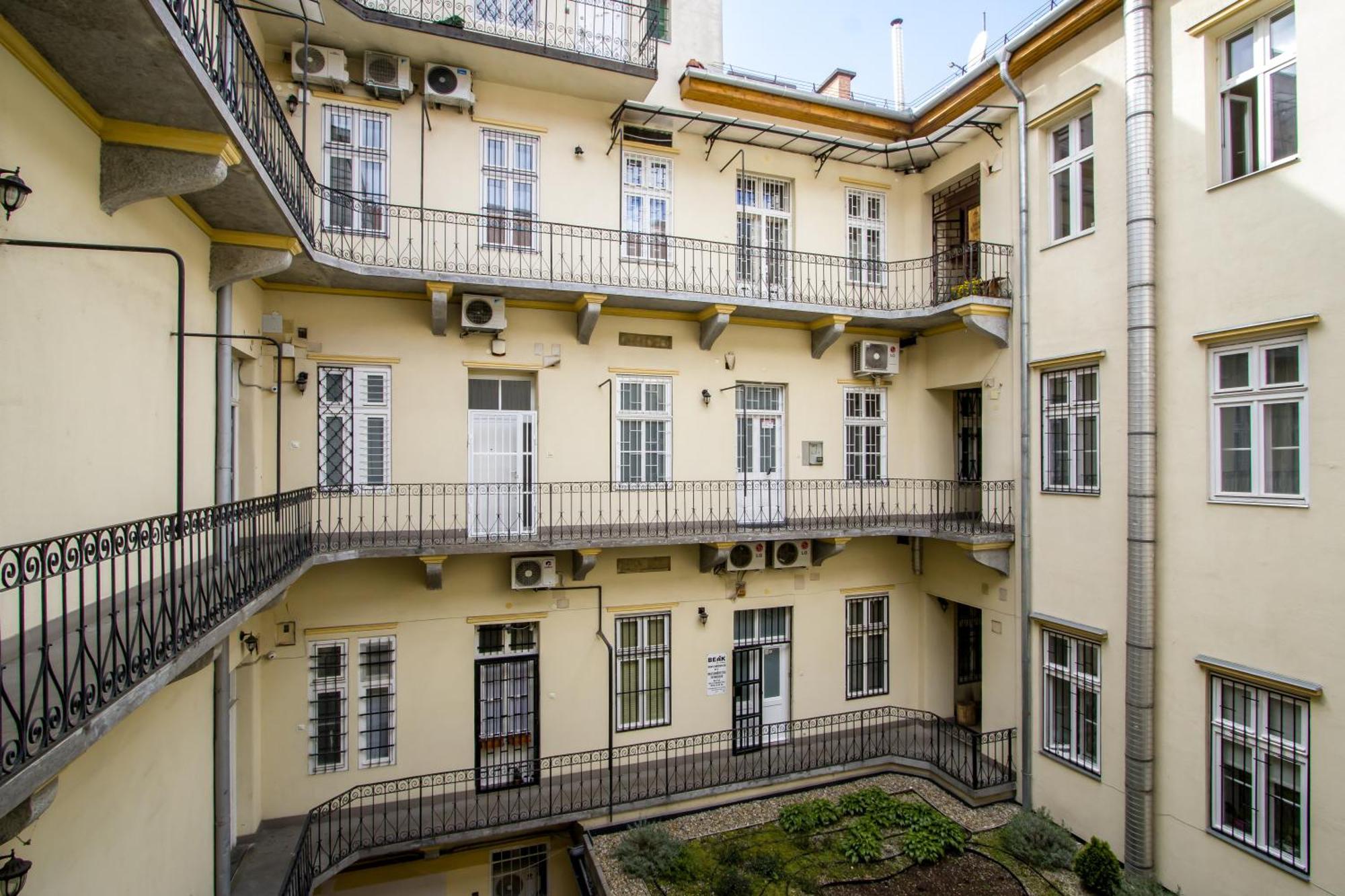 Wilson'S Oktogon Square Suite Apartment Budapest Eksteriør bilde