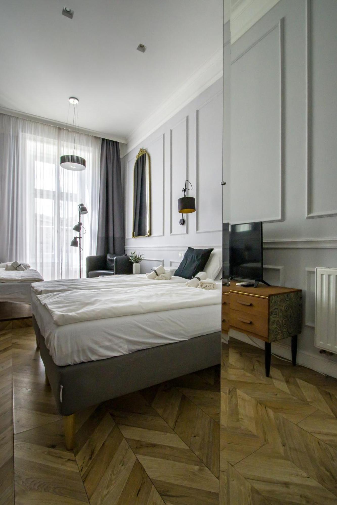 Wilson'S Oktogon Square Suite Apartment Budapest Eksteriør bilde