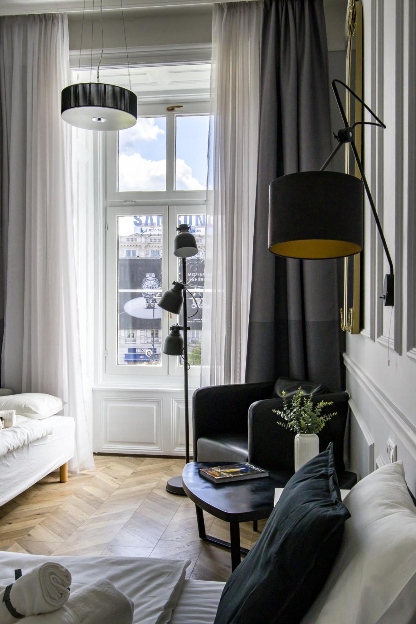 Wilson'S Oktogon Square Suite Apartment Budapest Eksteriør bilde