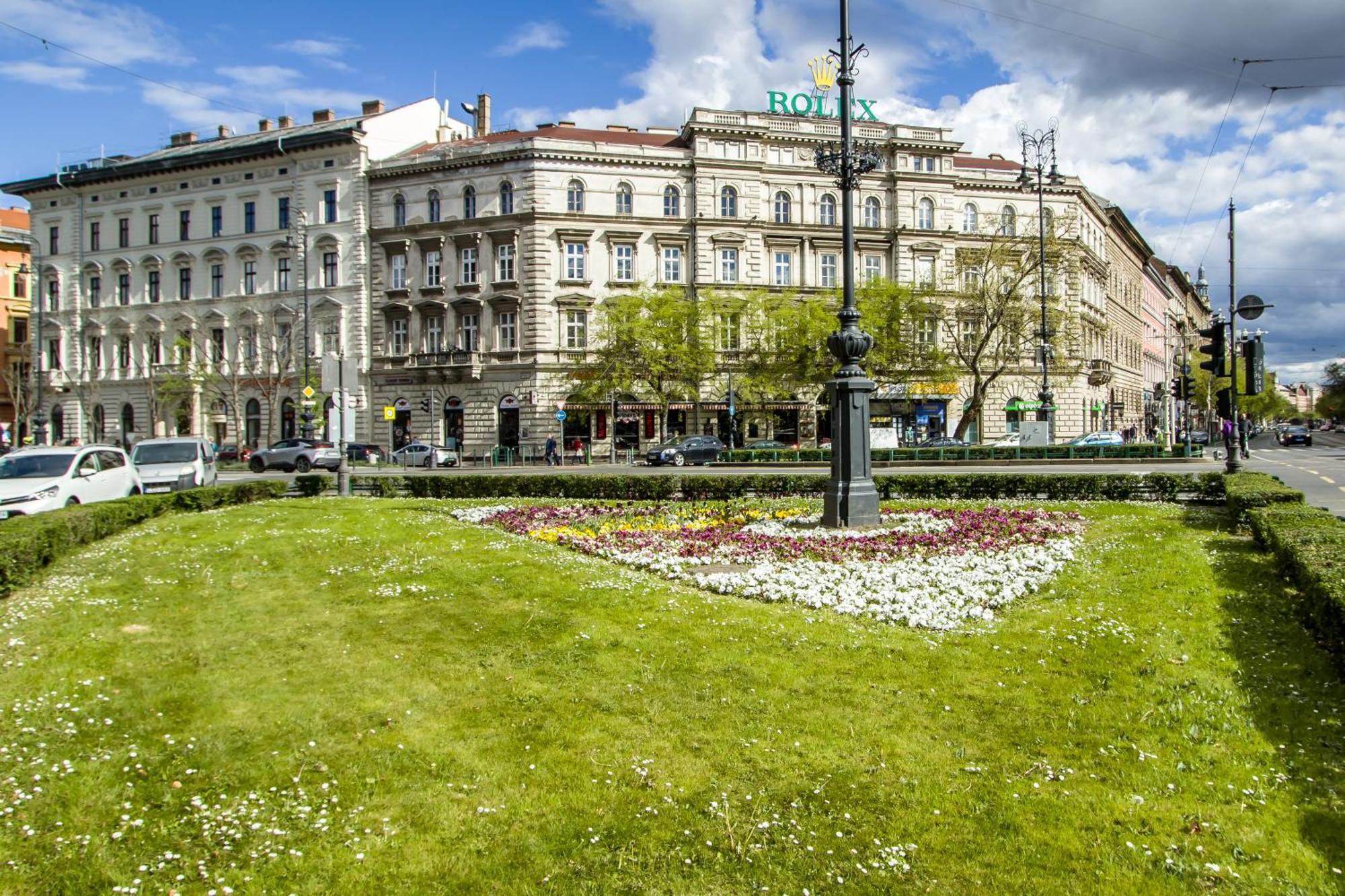 Wilson'S Oktogon Square Suite Apartment Budapest Eksteriør bilde